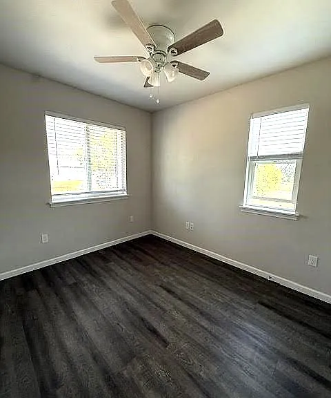 302 Van Trump Ave NE #B — Photo 12