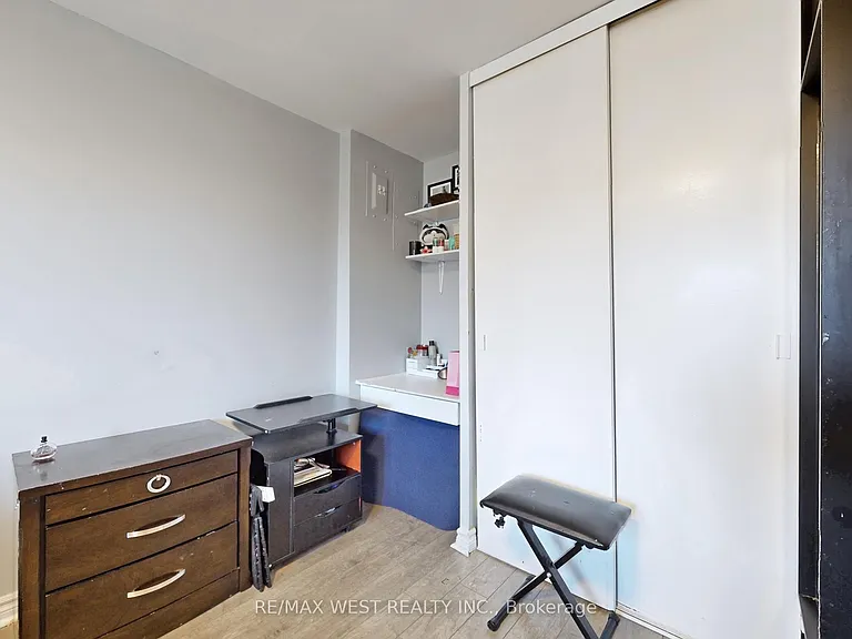 1660 Bloor St #310 — Photo 10
