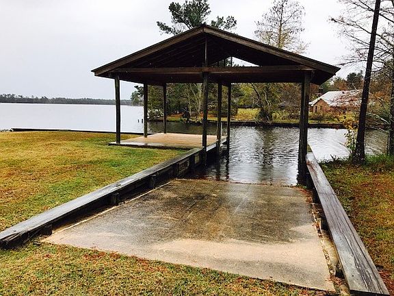 5th image of 268 Lakeside Dr