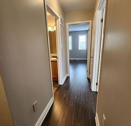 4th image of 950 Burgess Gdns