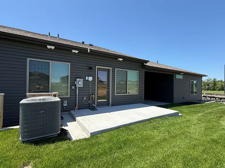 7004 Claystone Dr — Photo 3