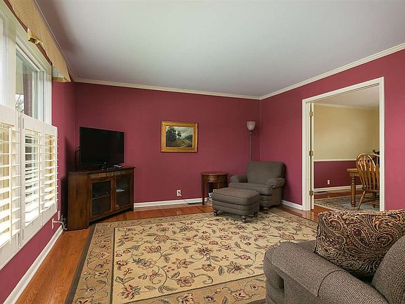 2nd image of 2700 W Woodbridge Dr