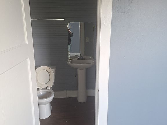 3rd image of 1909 E Ozark Ave APT 6