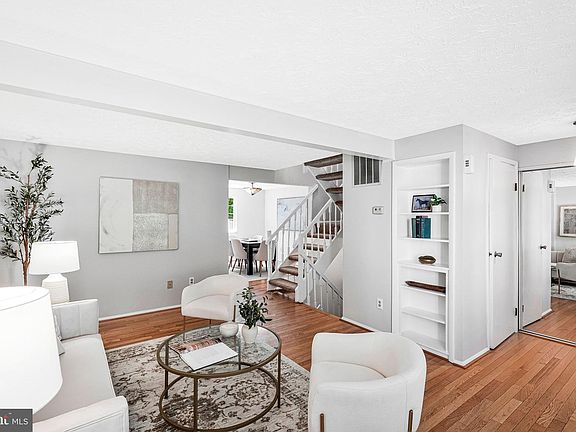 2nd image of 2038 Brooks Square Pl
