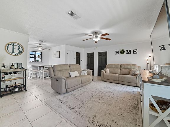 2nd image of 439 Pompano St