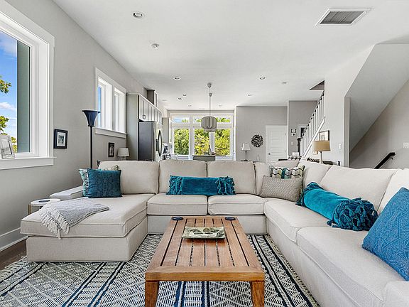 5th image of 4069 S Rhett Ave