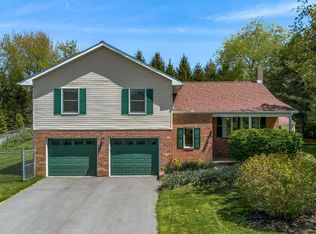 409 Goldfinch Dr, State College, PA 16801