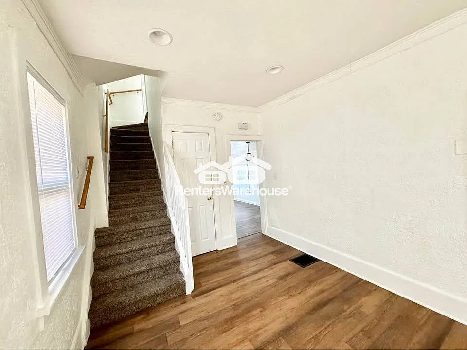 4 Bedroom House — Photo 3