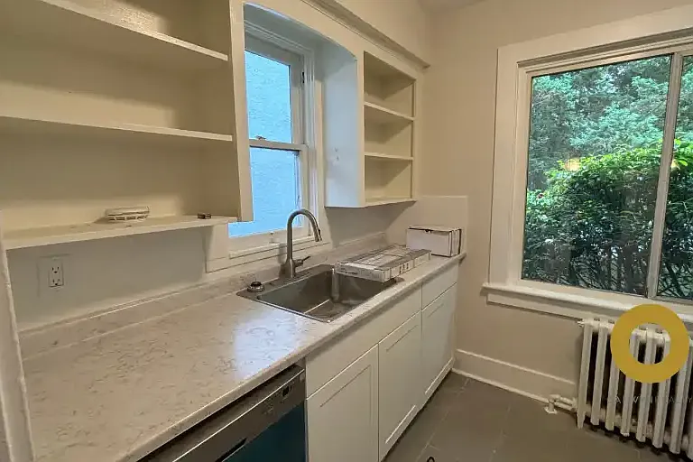 1191 W 12th Ave #1 — Photo 6