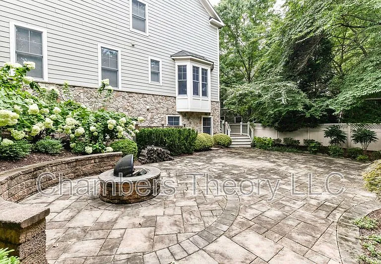 1840 Mamie Dyer Ln — Photo 51