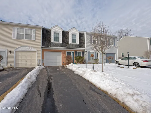 118 Bridgewood Lane, Watervliet, NY 12189