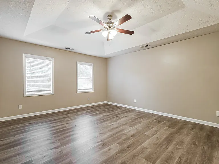 1910 Meadowchase Ct — Photo 11