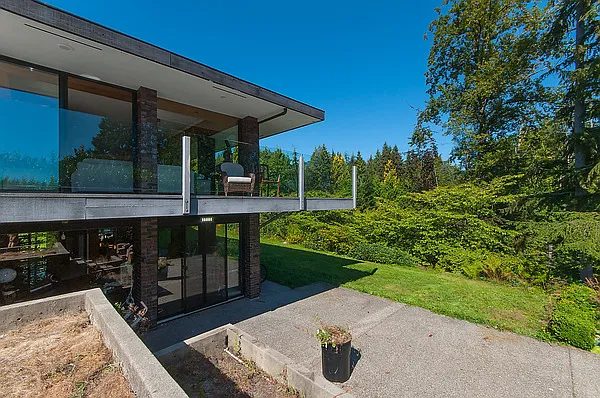 1162 Chartwell Cres