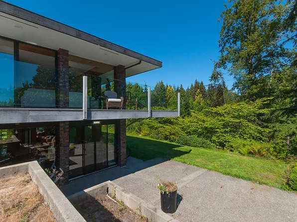 1162 Chartwell Cres, West Vancouver, BC V7S 2P8