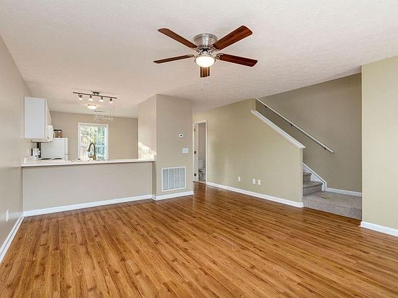 4th image of 1477 N Donahue Dr APT 3111