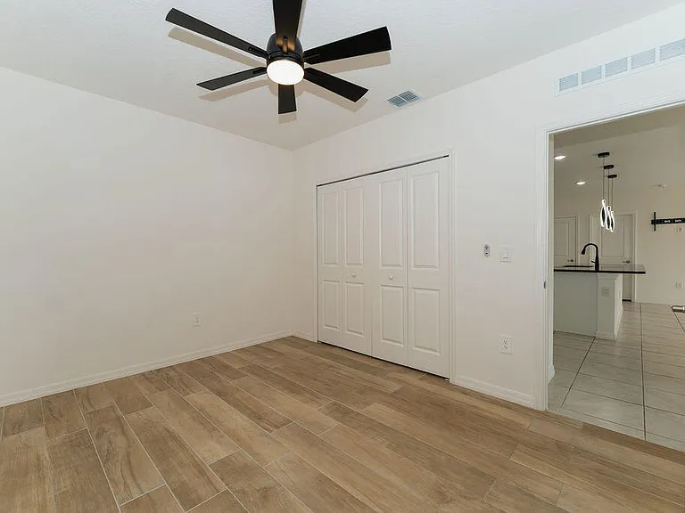 138 SW Carter Ave — Photo 32
