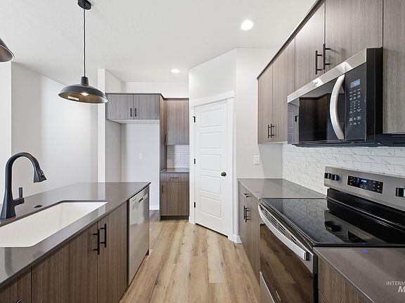 5th image of 3101 E Mossy Creek Dr
