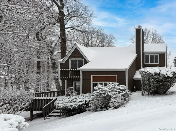 5 Grove Mews, Chappaqua, NY 10514