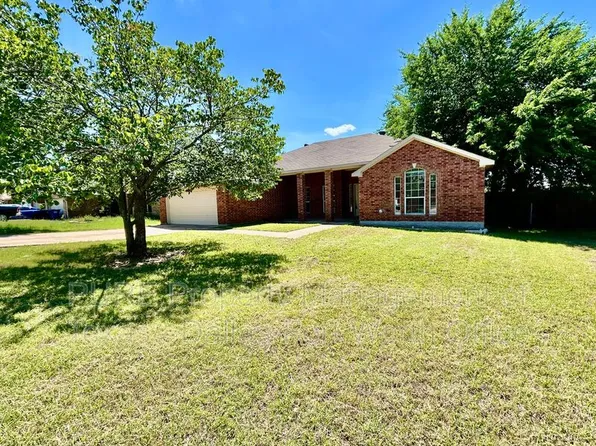 629 Madeline Ct, Azle, TX 76020