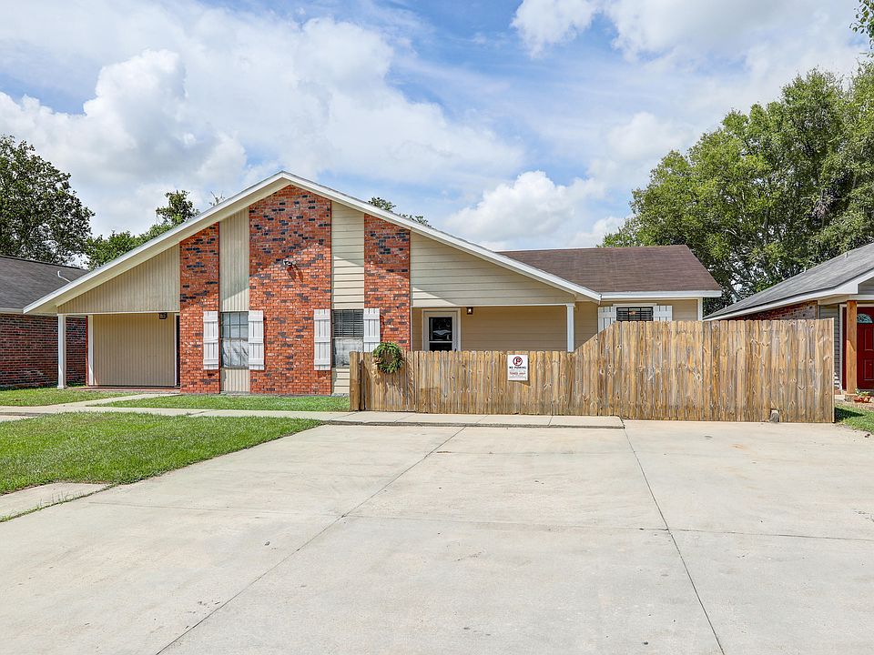 1st image of 313 Titan Dr APT A