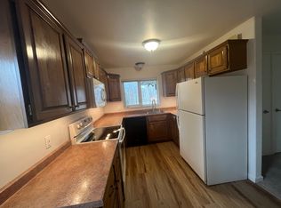 794 Ridge Loop Rd #B, North Pole, AK 99705