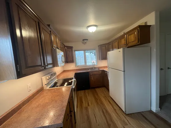 794 Ridge Loop Rd #B, North Pole, AK 99705