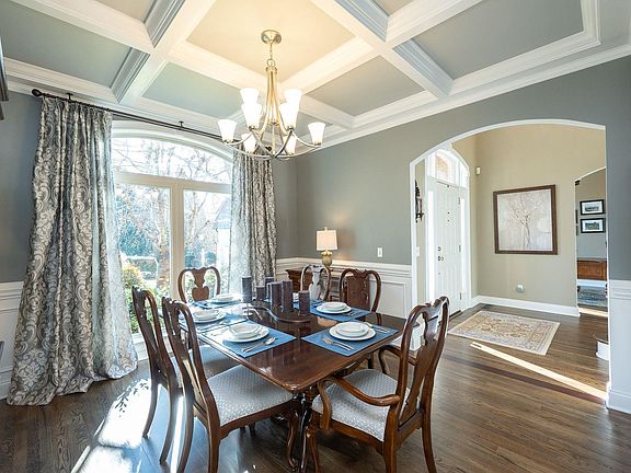 5th image of 705 Carolina Bay Ct