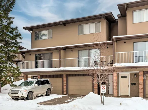1055 W 72nd Ave NW #43, Calgary, AB T2K 5S4