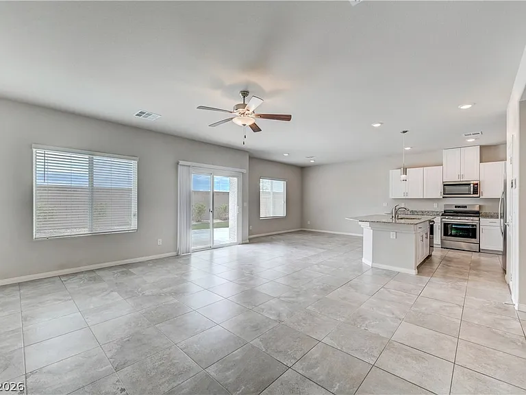 7845 Warm Winds St — Photo 14
