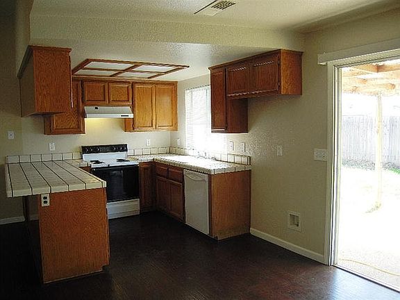 4th image of 1714 Valley Meadows Dr