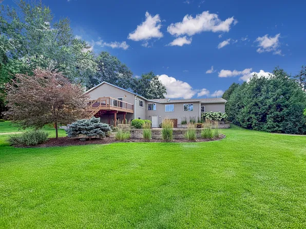 3157 S Baileyville Rd, Freeport, IL 61032