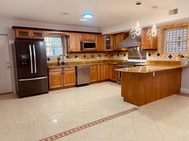 7 Bryant Ave #1