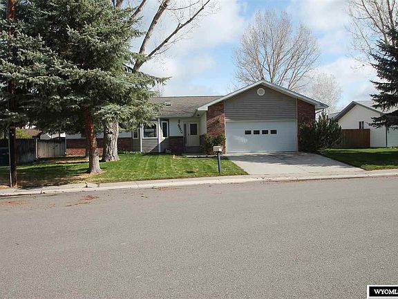 2nd image of 1304 Forest Dr