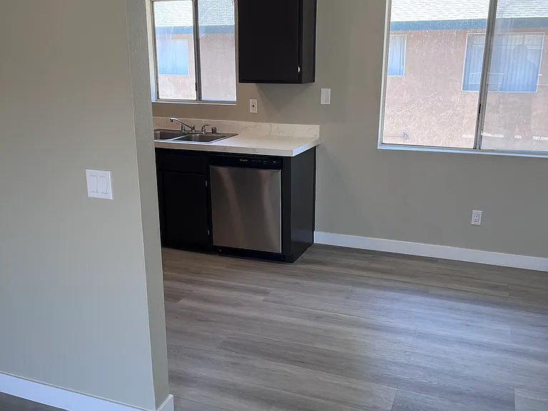 1532 E Fairfield Ct #4 — Photo 4