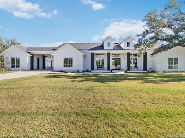 1258 GAME TRL, New Braunfels, TX 78132