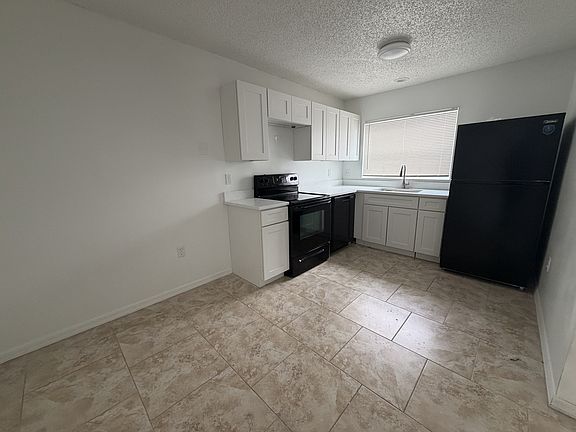 5th image of 900 N Bay St #11646673
