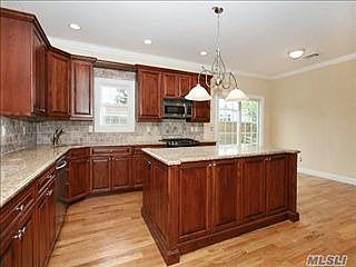 1st image of 17 Charlotte Pl