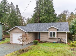4766 Hansen Dr, Clinton, WA 98236