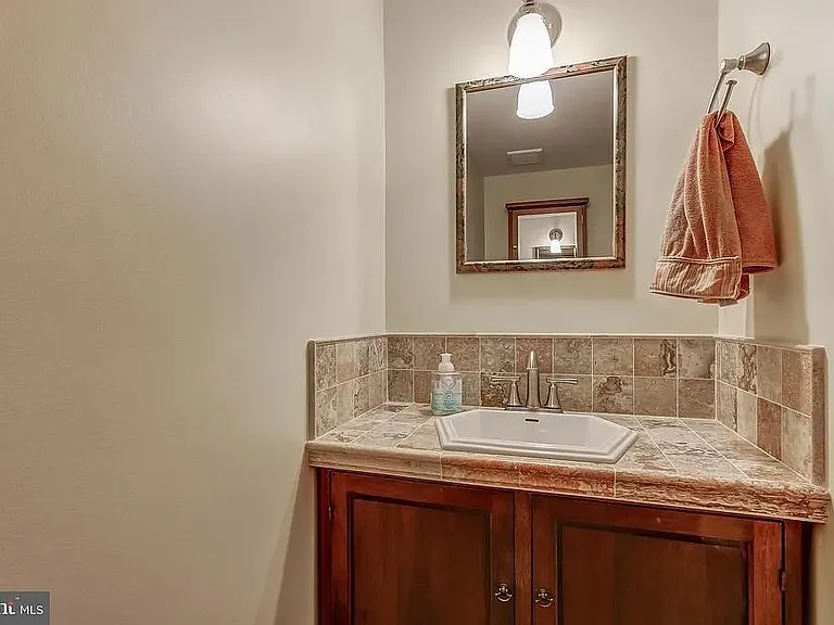 8120 Inverness Ridge Rd — Photo 12