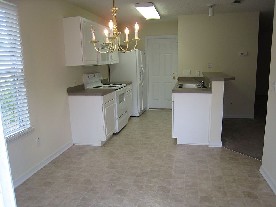 Kitchen & Dining Nook