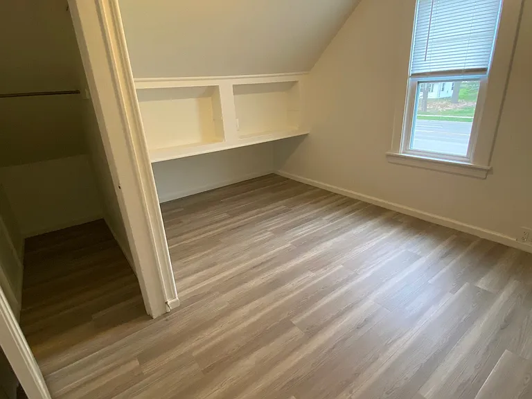 1323 Leonard St NE — Photo 33