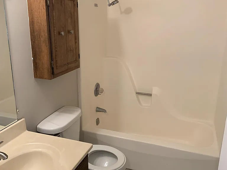 104 Magnolia St — Photo 9