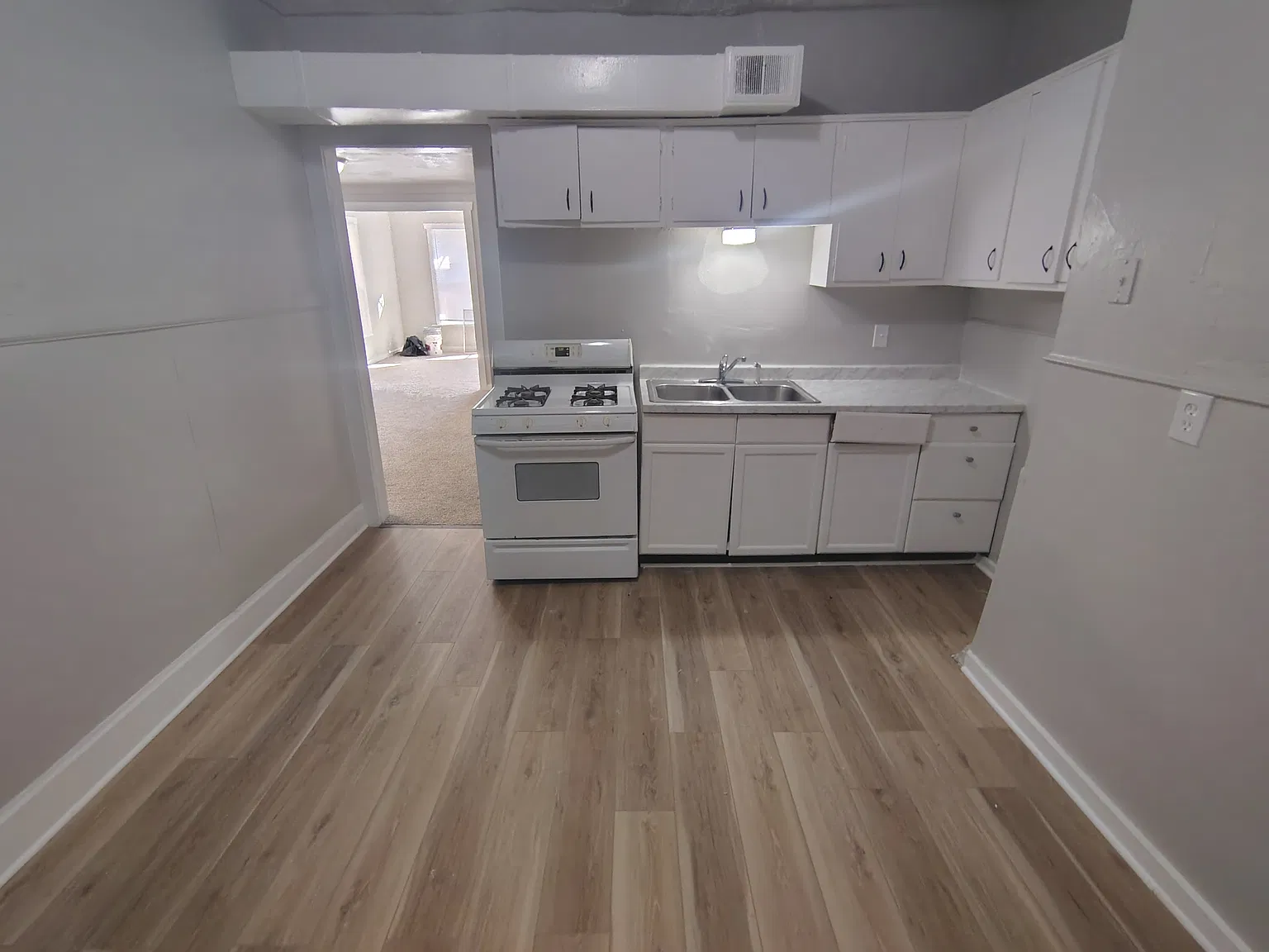 2 bed, 950 sqft, $1,000 — Photo 4