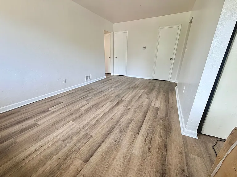 2616 Newport Ave #7 — Photo 6