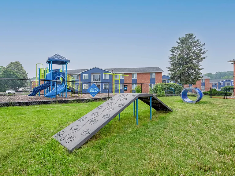 East Ridge Manor Apartment Homes — Photo 15