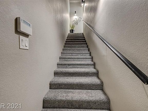 5th image of 3975 N Hualapai Way Unit 286