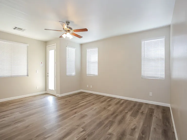 4404 Altamira Cave Dr — Photo 9