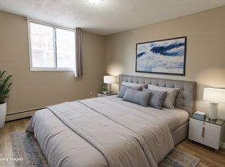 1212 13th Ave SW #3-BEDROOM, Calgary, AB T3C0T1