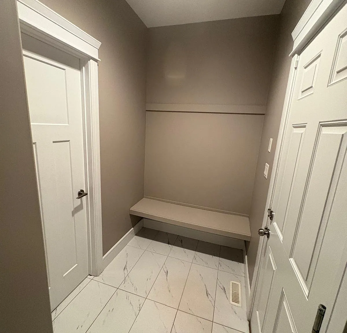4 bed, 2.5 bath, 1600 sqft, $2,100 — Photo 1