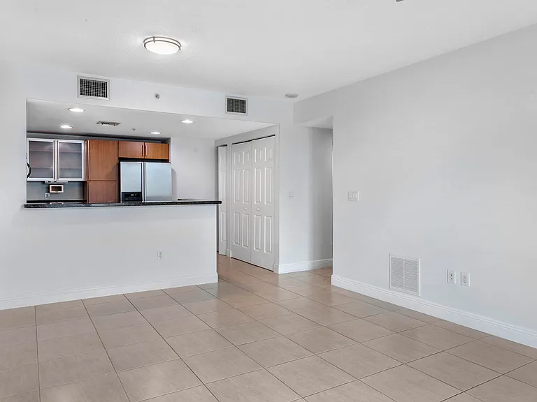 610 Clematis St #418 — Photo 7